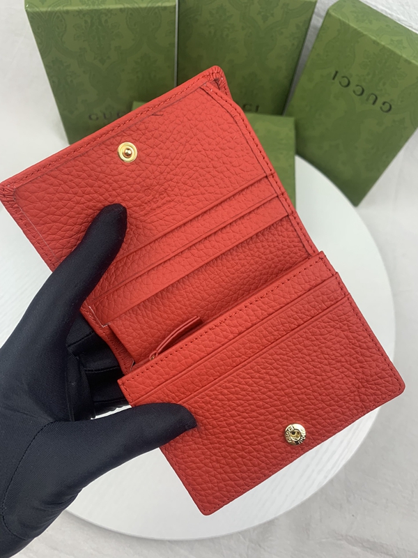 グッチ財布コピー内部構造